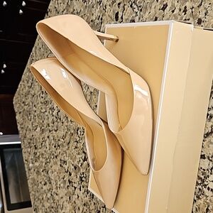 Michael Michael Kors Ashby Flex Mid Pump Patent Nude, 9.5M